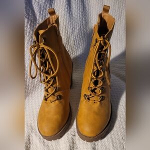 Route 66 boots size 9